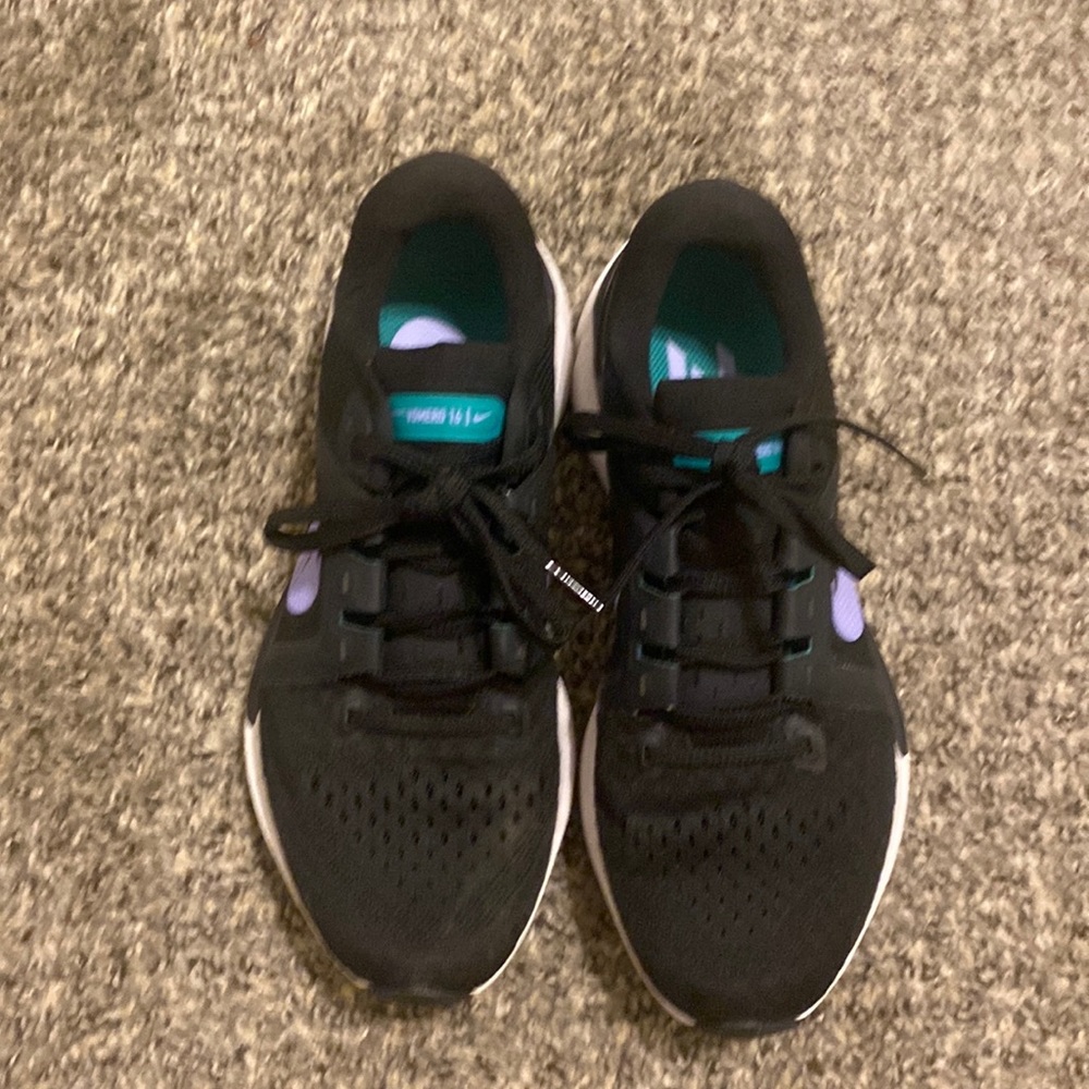 Women’s Nike Vomero size 8